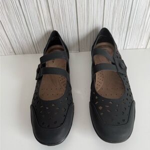 Women's Black Mary Jane Shoes Size 10.5, NEW